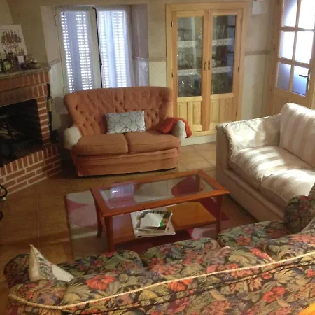 Apartamento Rural La Muralla De Pedraza * Chavida